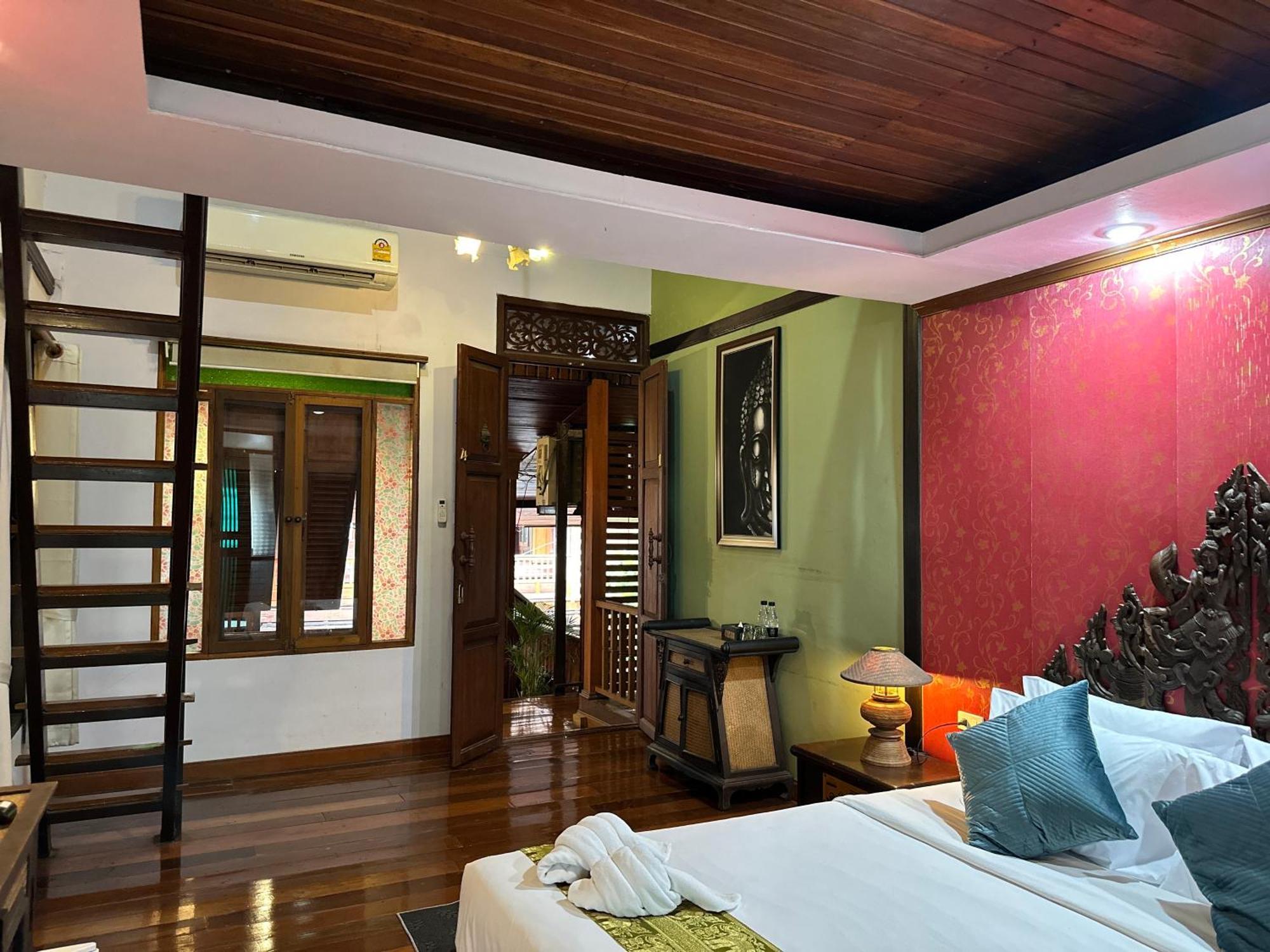 Tony'S Place Ayutthaya Extérieur photo