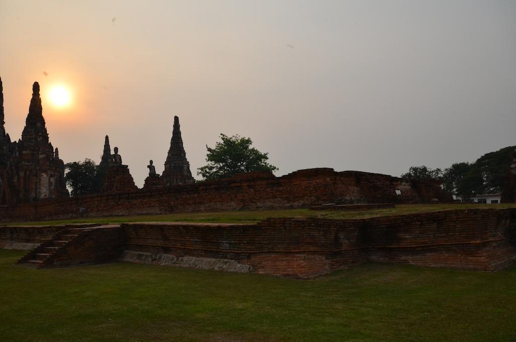 Tony'S Place Ayutthaya Extérieur photo