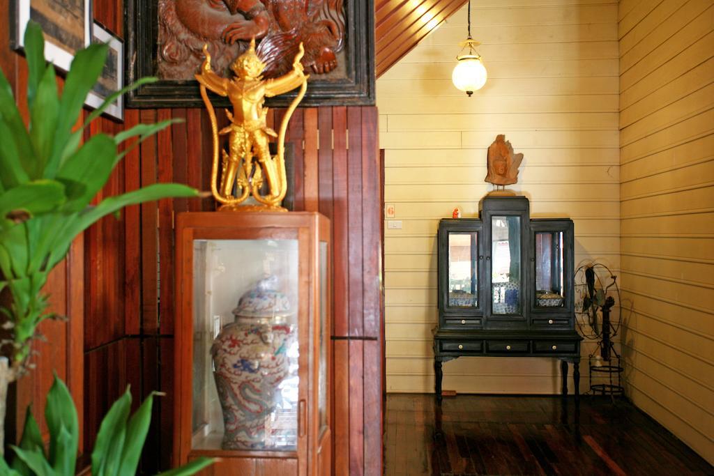 Tony'S Place Ayutthaya Extérieur photo